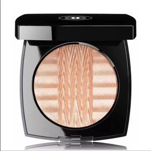 PLISSÉ LUMIÈRE DE CHANEL- brand new in box